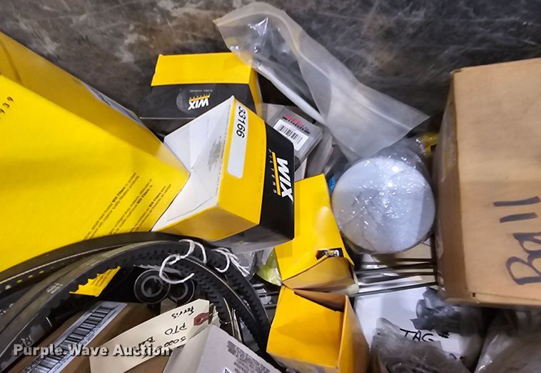 image for item EK6263 2002 Bobcat S185 skid steer loader