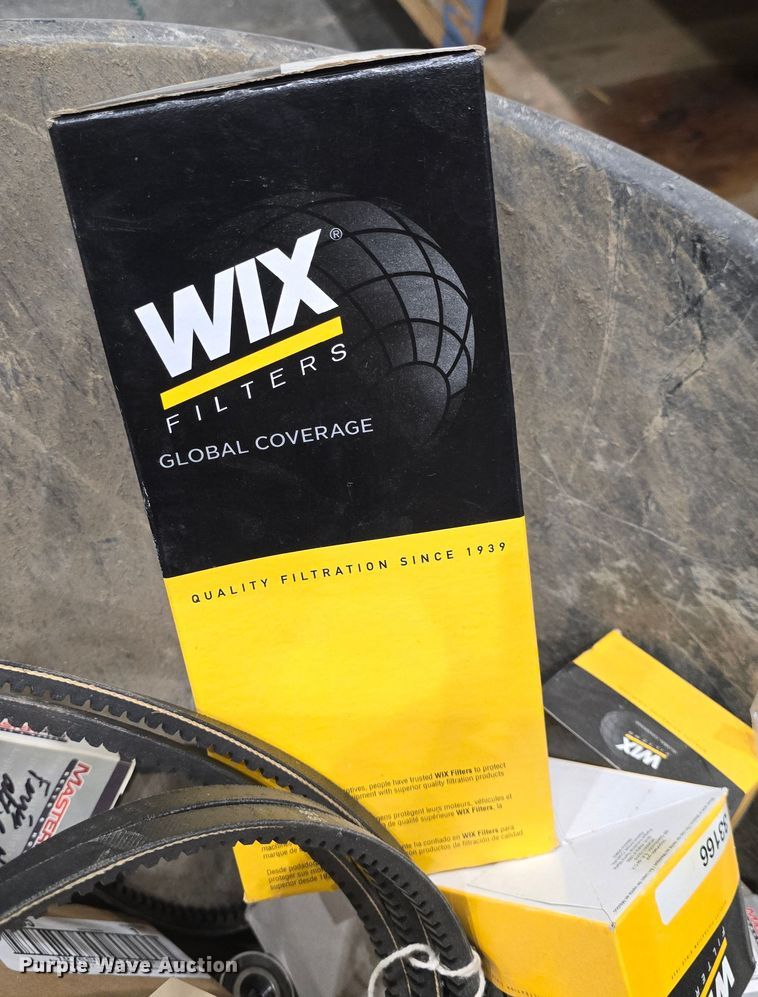 image for item EK6263 2002 Bobcat S185 skid steer loader