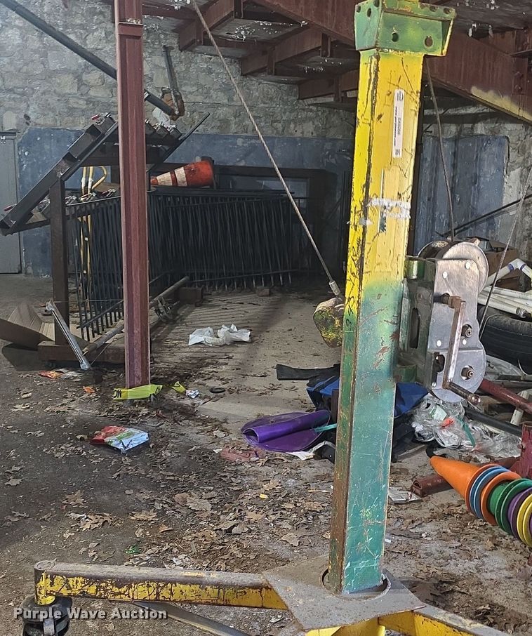 image for item EK6268 Sumner Z100 material lift