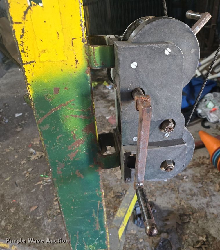 image for item EK6268 Sumner Z100 material lift