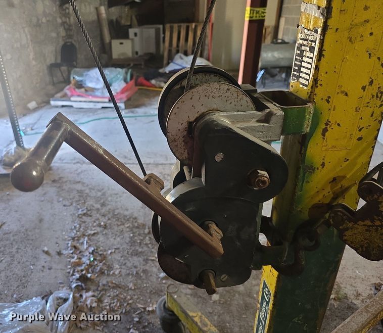 image for item EK6268 Sumner Z100 material lift