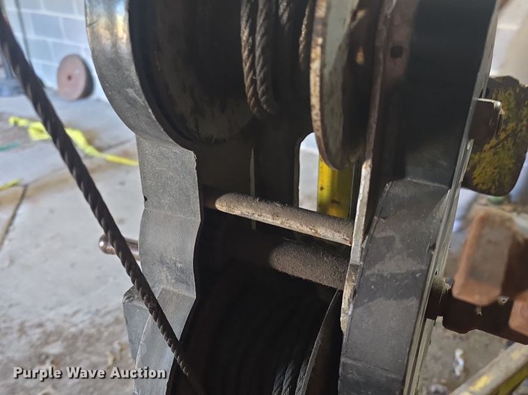 image for item EK6268 Sumner Z100 material lift