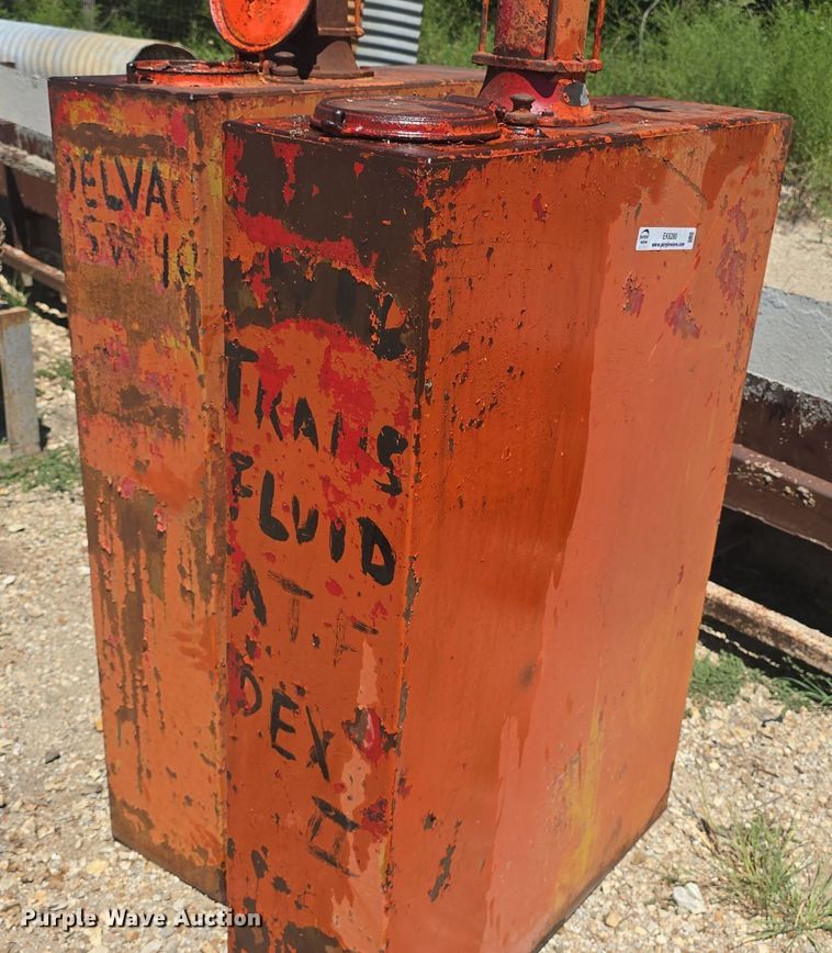 image for item EK6280 (2) oil tanks