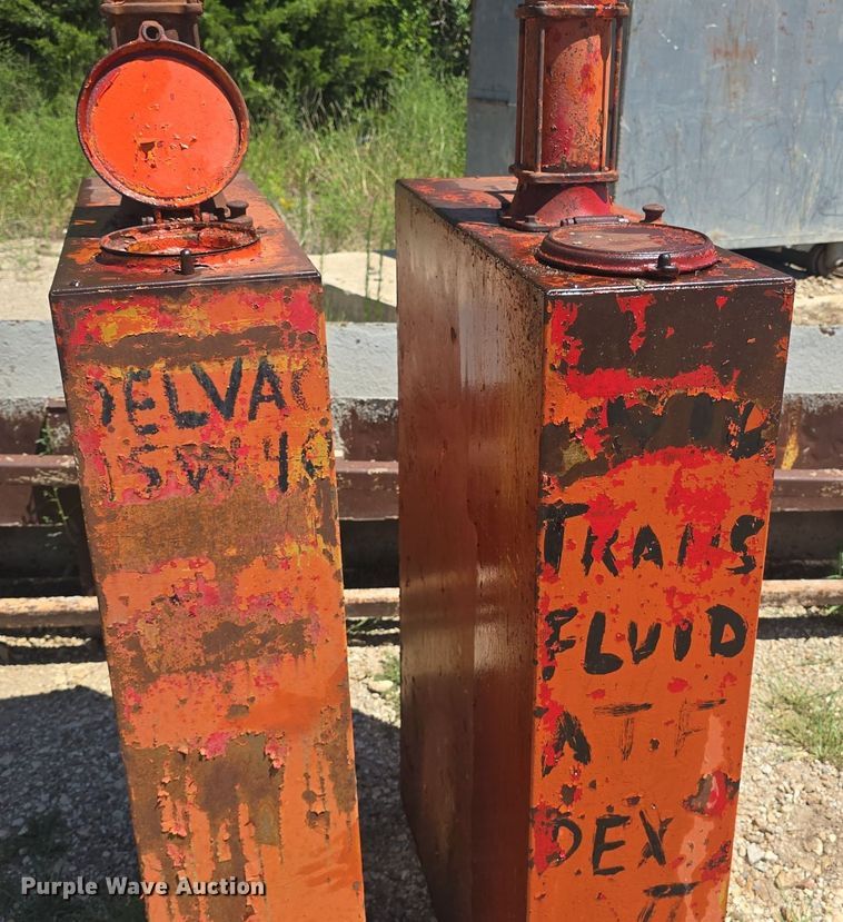 image for item EK6280 (2) oil tanks
