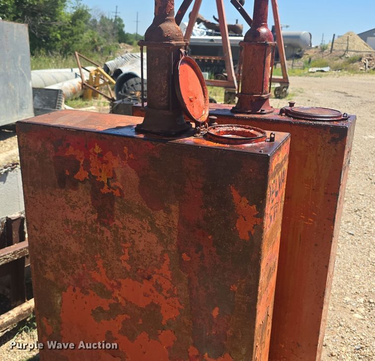 image for item EK6280 (2) oil tanks