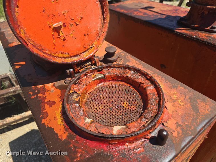 image for item EK6280 (2) oil tanks