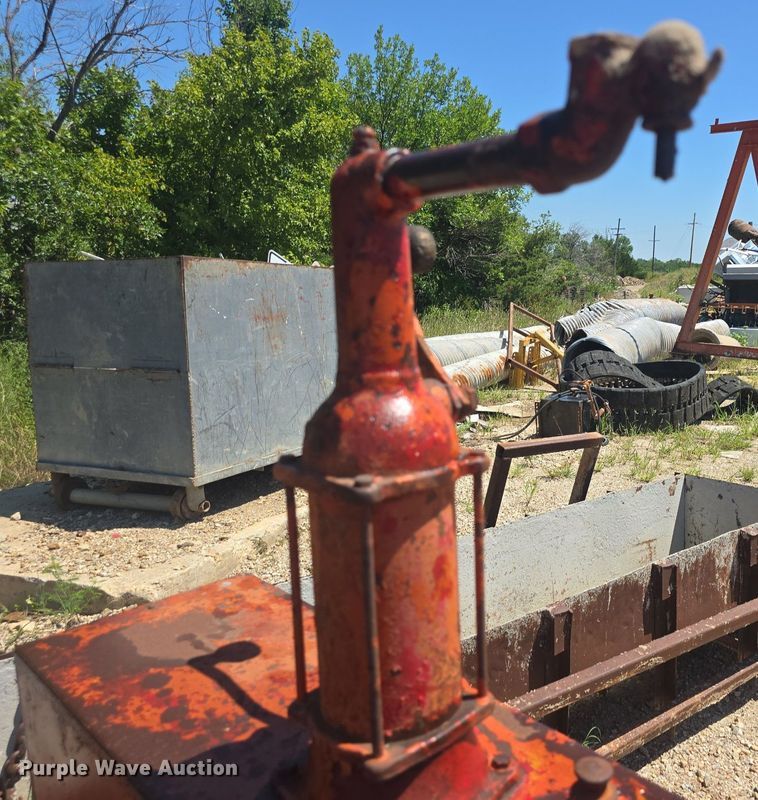 image for item EK6280 (2) oil tanks