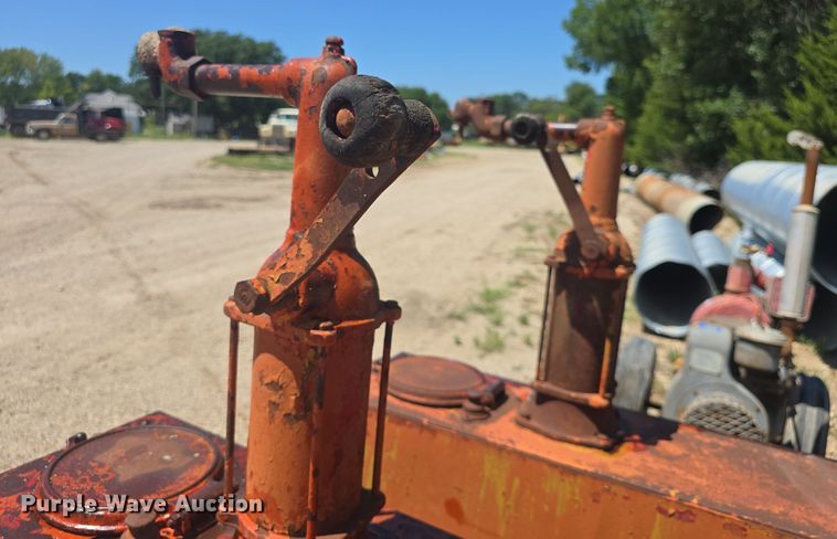 image for item EK6280 (2) oil tanks