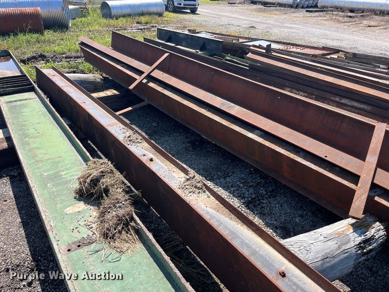 image for item EK8624 Approximately 15 steel I-beams
