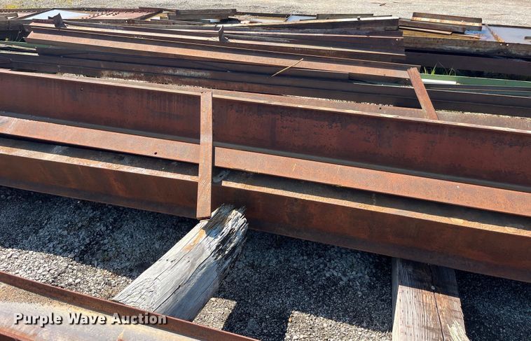 image for item EK8624 Approximately 15 steel I-beams