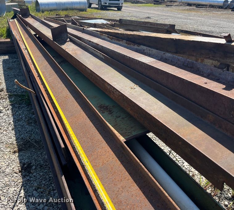 image for item EK8624 Approximately 15 steel I-beams