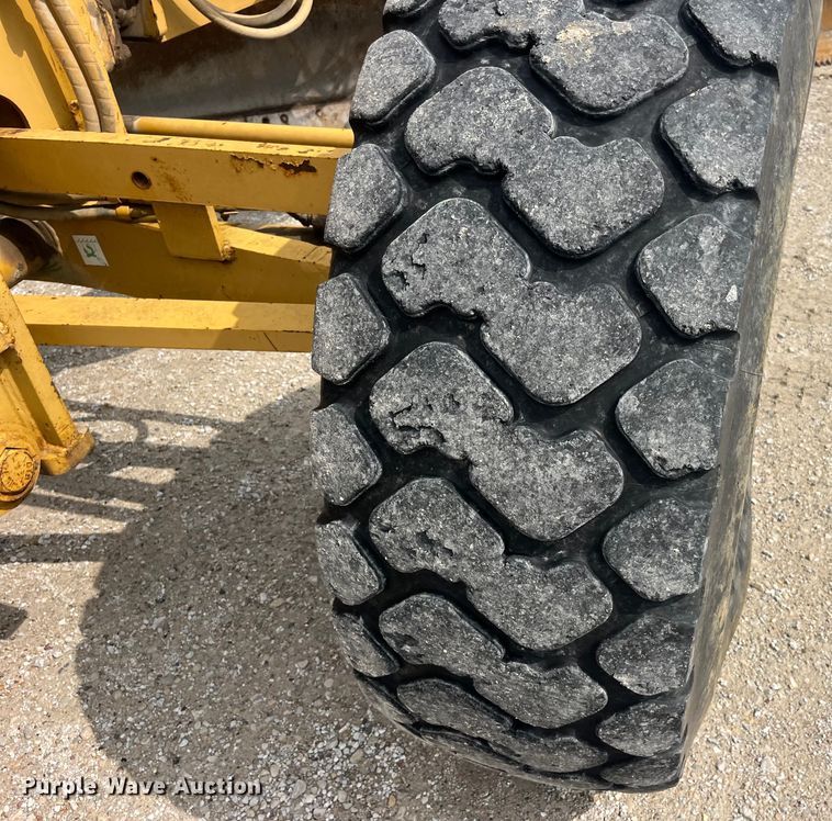 image for item EK8859 1997 Caterpillar  140H VHP motor grader