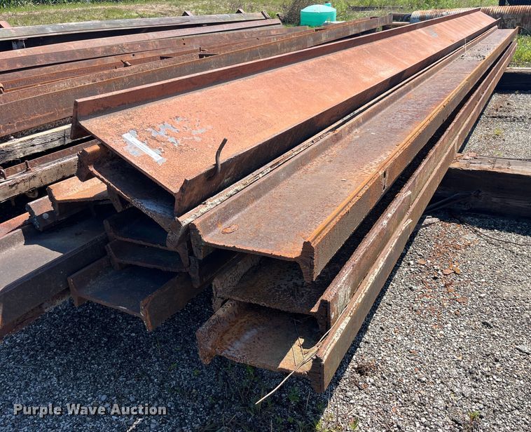 image for item EK8905 Approximately 17 steel I-beams