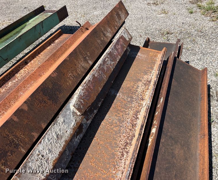 image for item EK8905 Approximately 17 steel I-beams