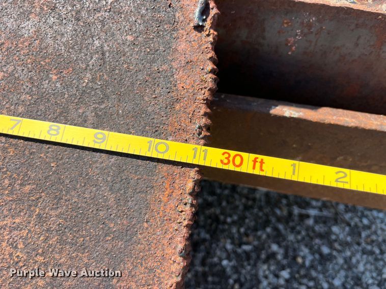 image for item EK8905 Approximately 17 steel I-beams