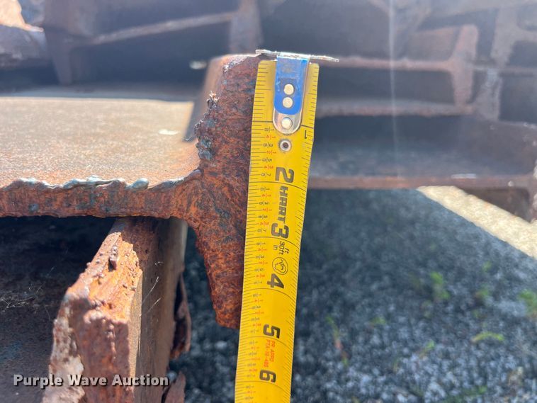 image for item EK8905 Approximately 17 steel I-beams