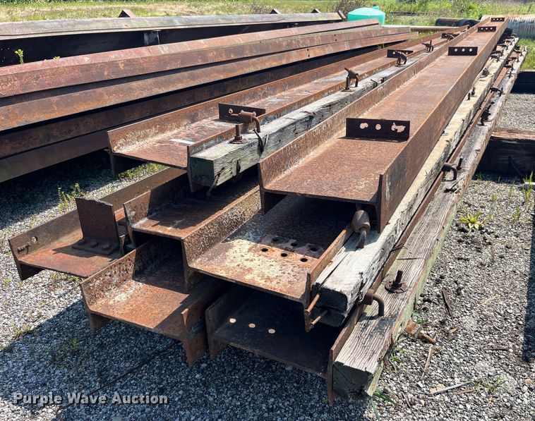 image for item EK8906 Approximately 7 steel I-beams