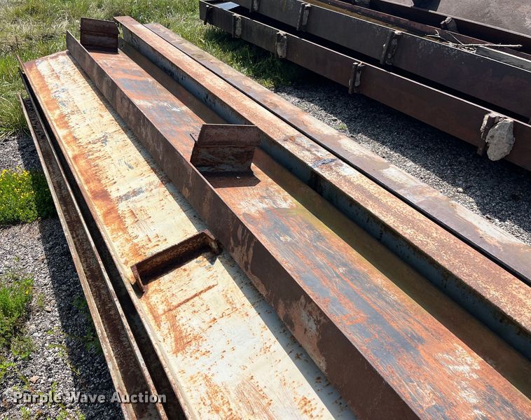 image for item EK8911 Approximately 7 steel I-beams
