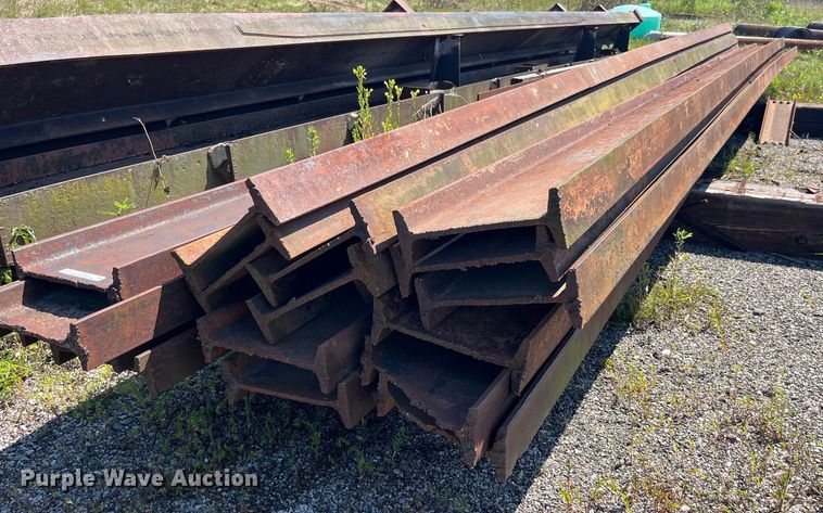 image for item EK8913 Approximately 16 steel I-beams