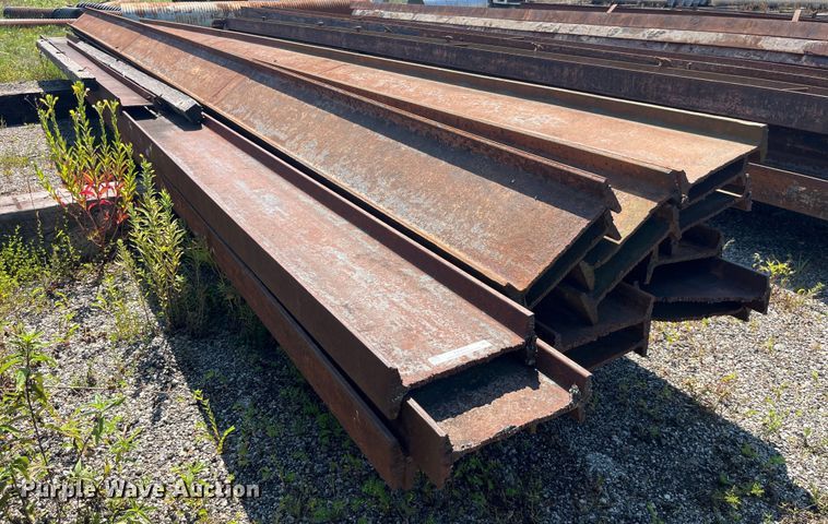image for item EK8913 Approximately 16 steel I-beams