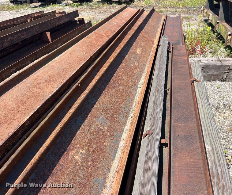 image for item EK8913 Approximately 16 steel I-beams