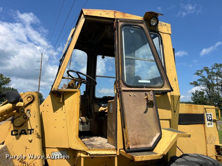 image for item EK8915 1980 Caterpillar  910 wheel loader