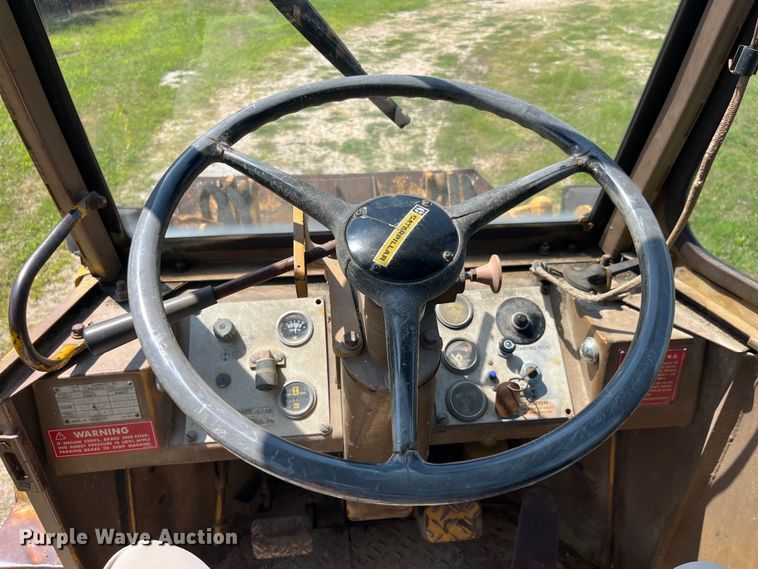 image for item EK8915 1980 Caterpillar  910 wheel loader