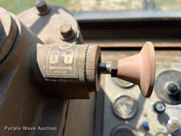 image for item EK8915 1980 Caterpillar  910 wheel loader