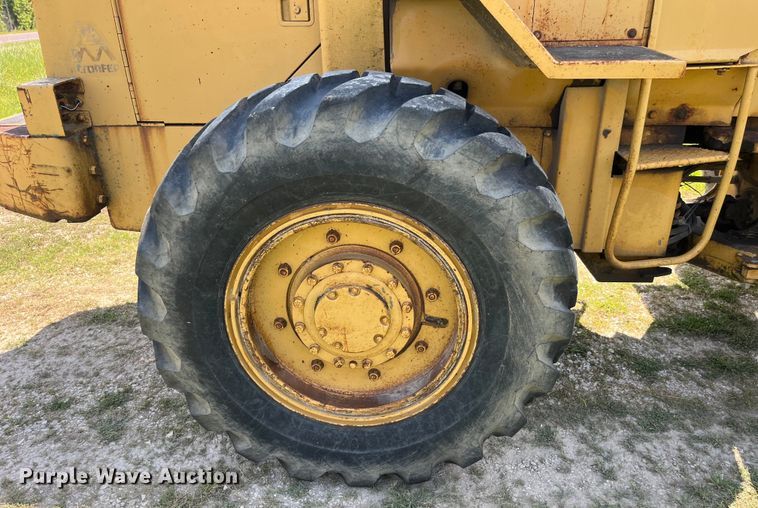 image for item EK8915 1980 Caterpillar  910 wheel loader