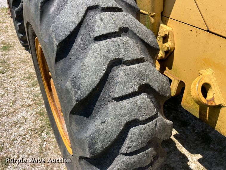 image for item EK8915 1980 Caterpillar  910 wheel loader