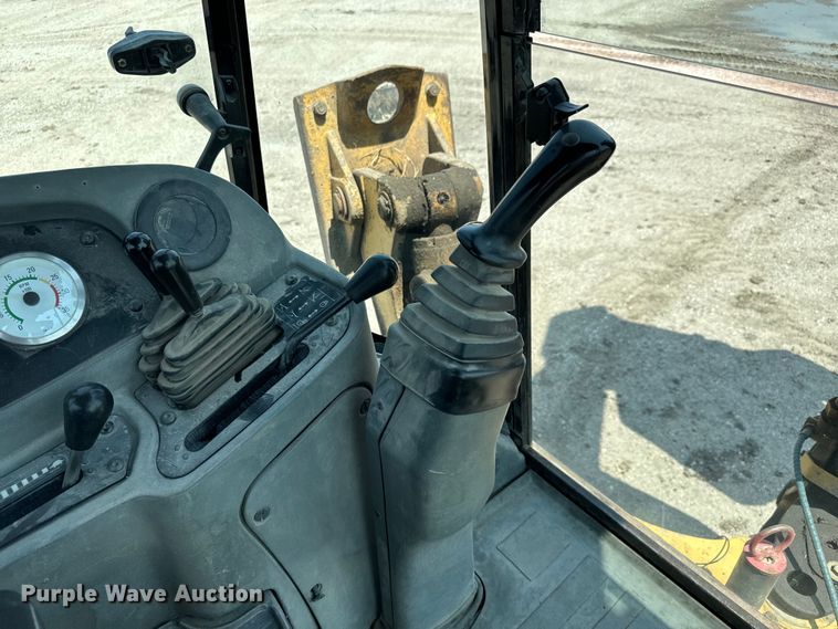 image for item LF9874 2001 Caterpillar  420D backhoe
