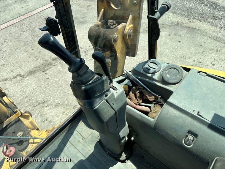 image for item LF9874 2001 Caterpillar  420D backhoe