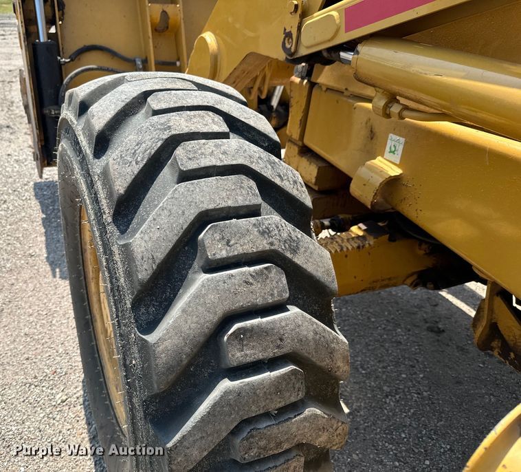 image for item LF9874 2001 Caterpillar  420D backhoe