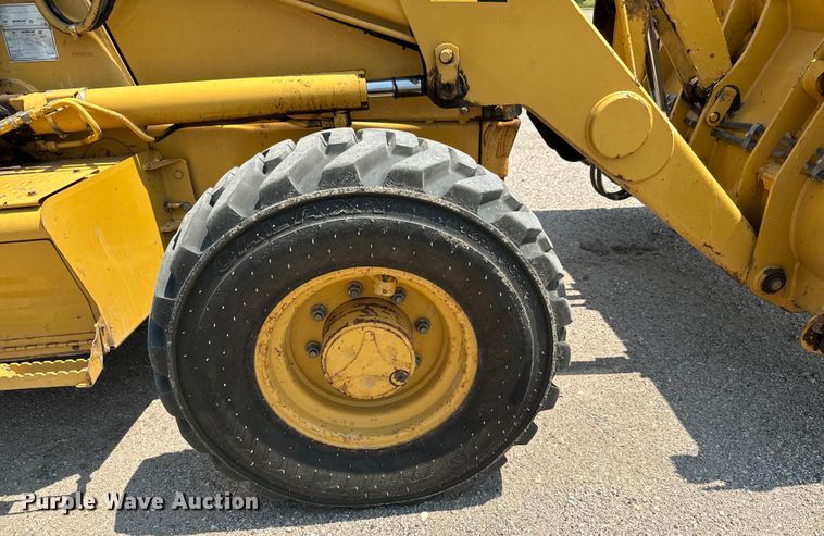 image for item LF9874 2001 Caterpillar  420D backhoe