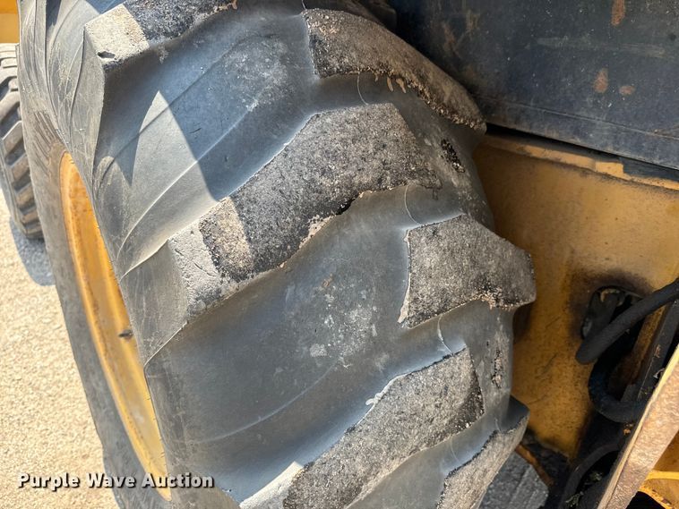 image for item LF9874 2001 Caterpillar  420D backhoe