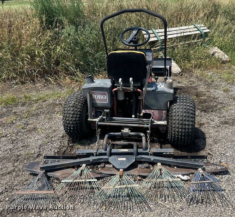image for item LF9876 Toro Sand Pro 3020 bunker rake