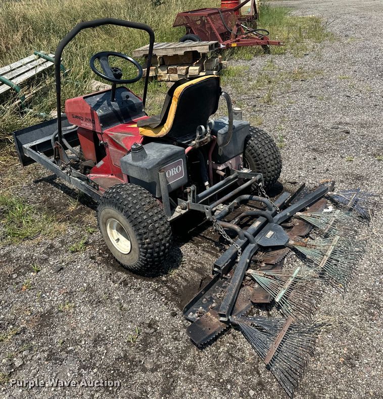 image for item LF9876 Toro Sand Pro 3020 bunker rake
