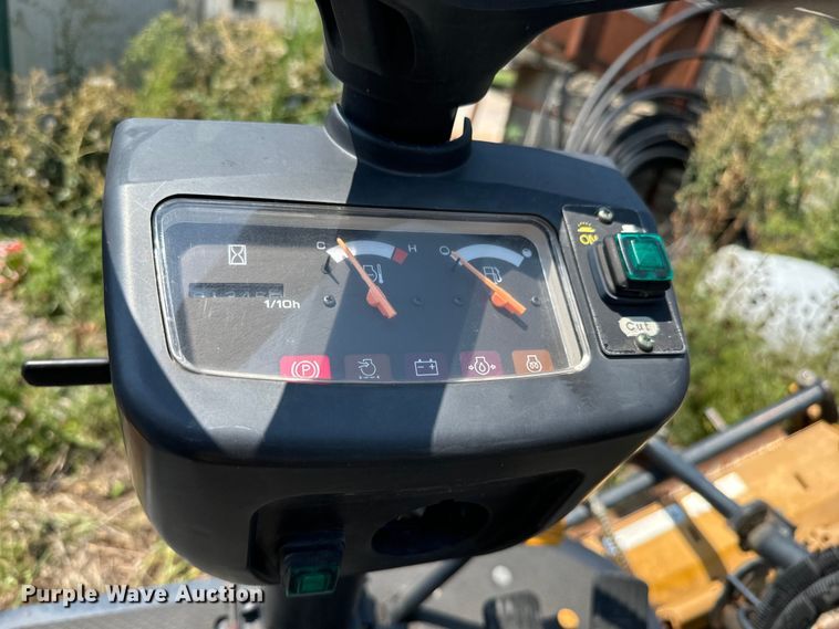 image for item LF9877 2011 Hustler  7700 reel mower