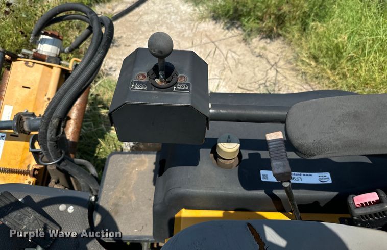 image for item LF9877 2011 Hustler  7700 reel mower