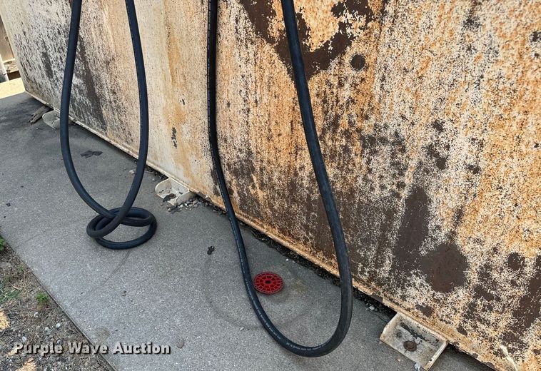 image for item LF9878 Fuel tank