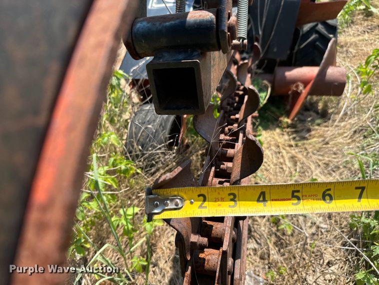 image for item LF9879 Ditch Witch 1020 trencher