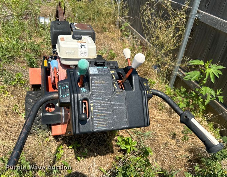 image for item LF9879 Ditch Witch 1020 trencher