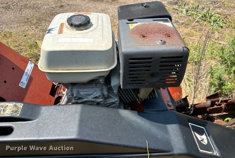 image for item LF9879 Ditch Witch 1020 trencher