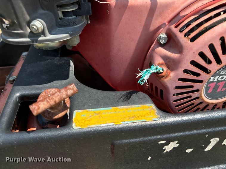 image for item LF9879 Ditch Witch 1020 trencher