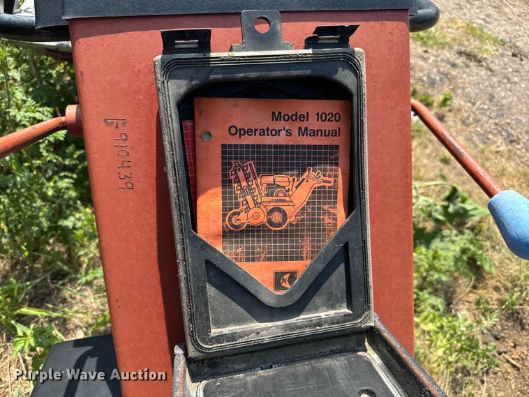 image for item LF9879 Ditch Witch 1020 trencher