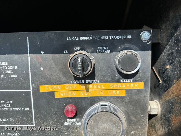 image for item LF9883 1995 Ford F800 pothole patcher truck