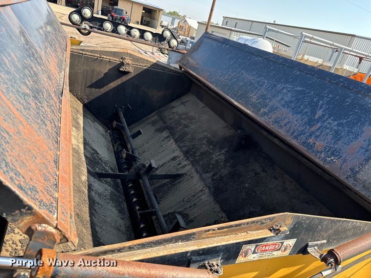 image for item LF9883 1995 Ford F800 pothole patcher truck