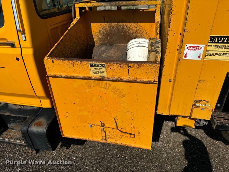 image for item LF9883 1995 Ford F800 pothole patcher truck