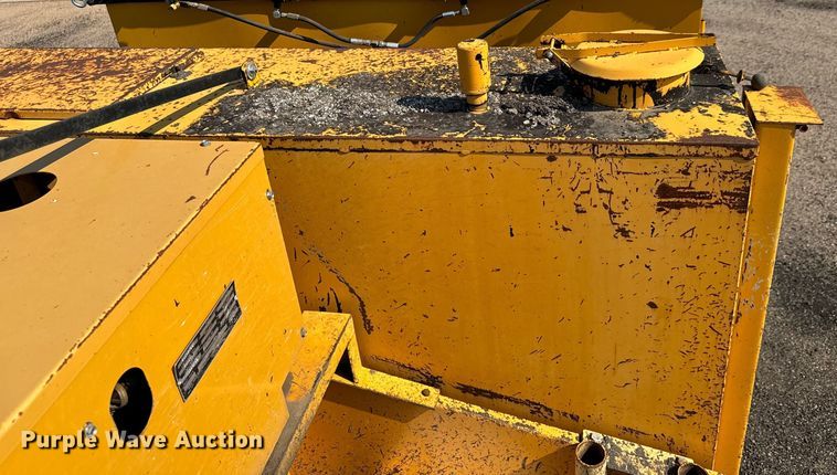 image for item LF9883 1995 Ford F800 pothole patcher truck