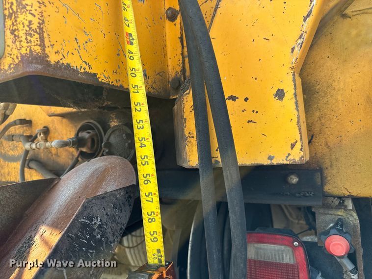 image for item LF9883 1995 Ford F800 pothole patcher truck